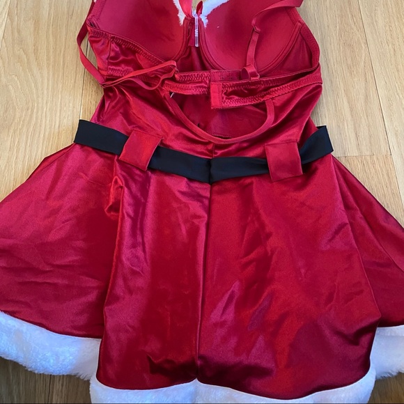 Santa Lingerie - Picture 1 of 2